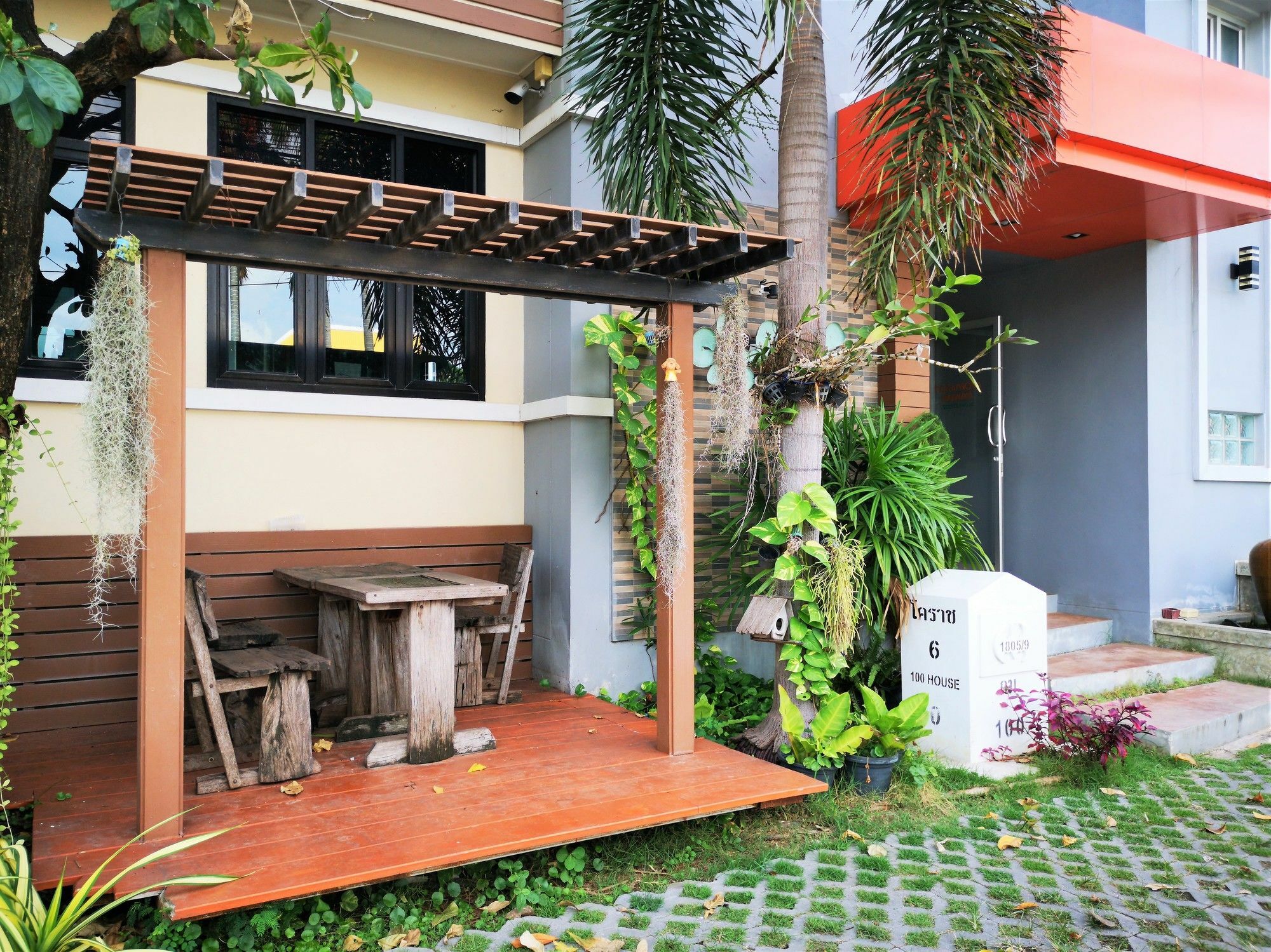 100 House Hotel Nakhonratchasima Exterior foto